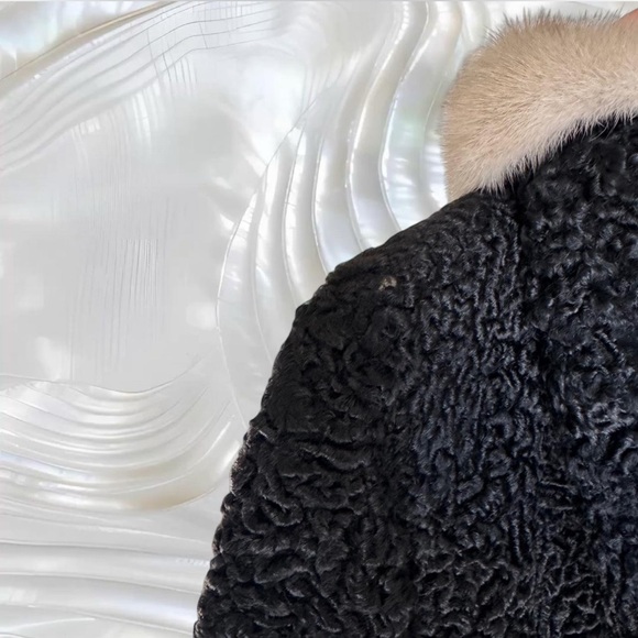 70’s Persian Lamb & Mink Coat - Picture 7 of 7